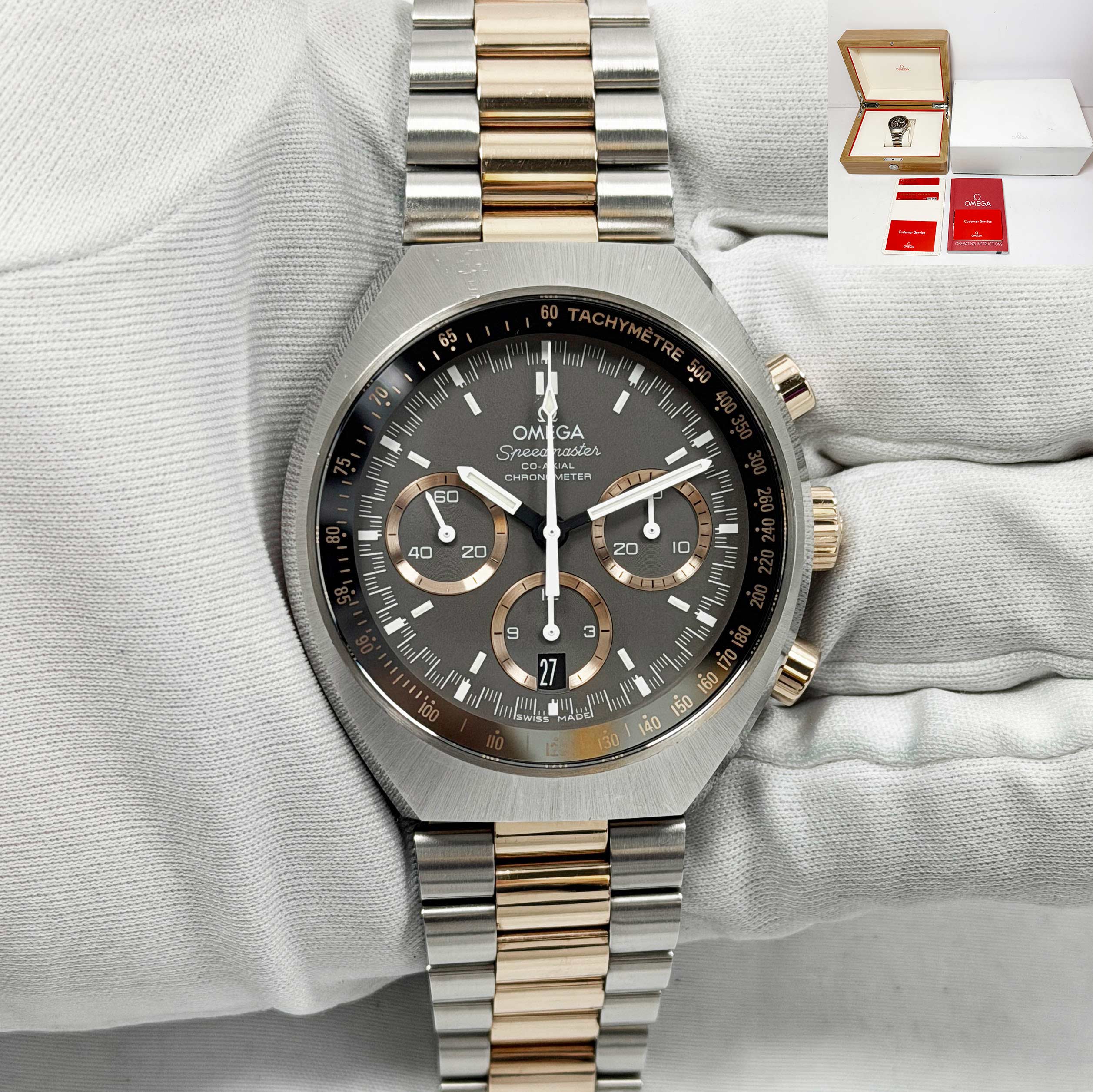 2022 Omega Speedmaster Mark II 327.20.43.50.01.001 43MM Grey Two-Tone Rg B/p