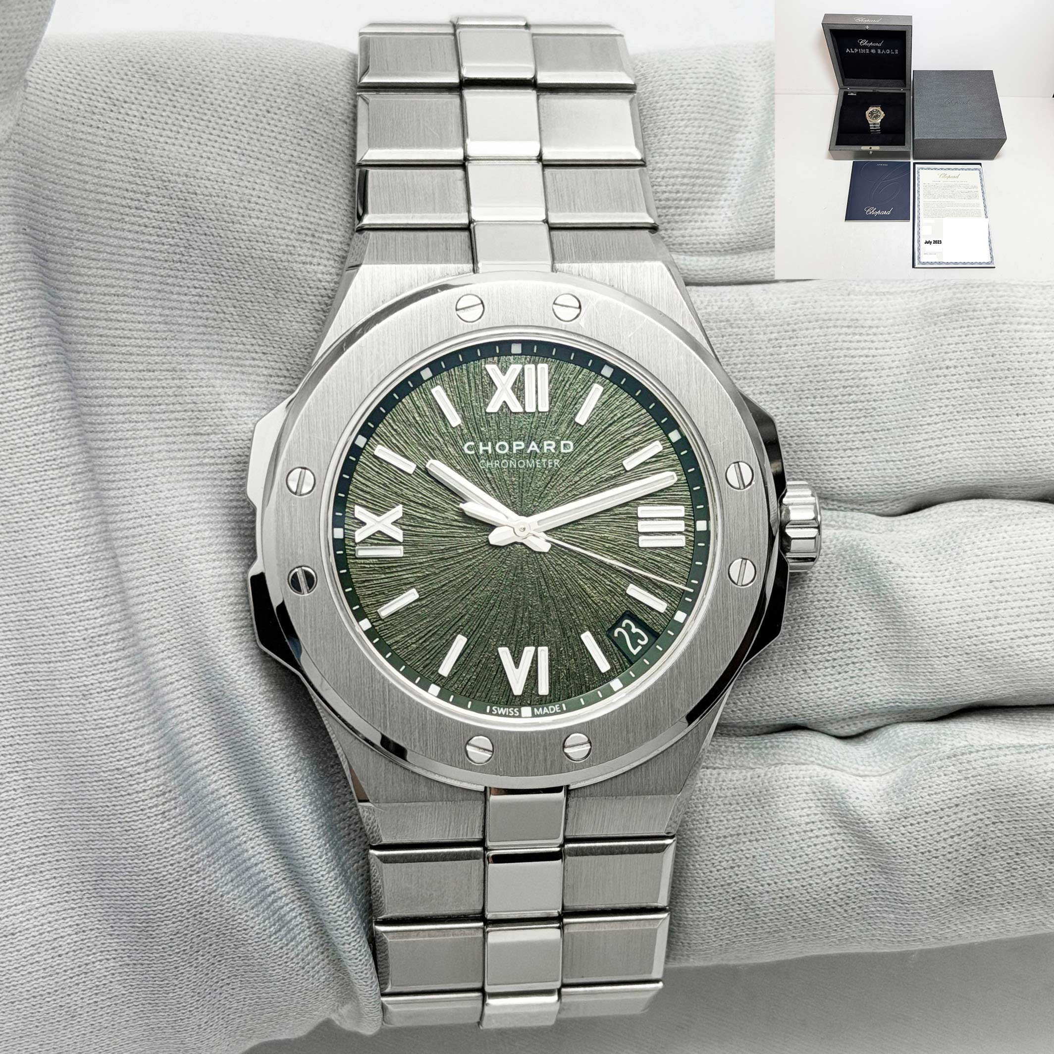 2023 Chopard Alpine Eagle 298600-3014 41MM Pine Green Steel Box Paper